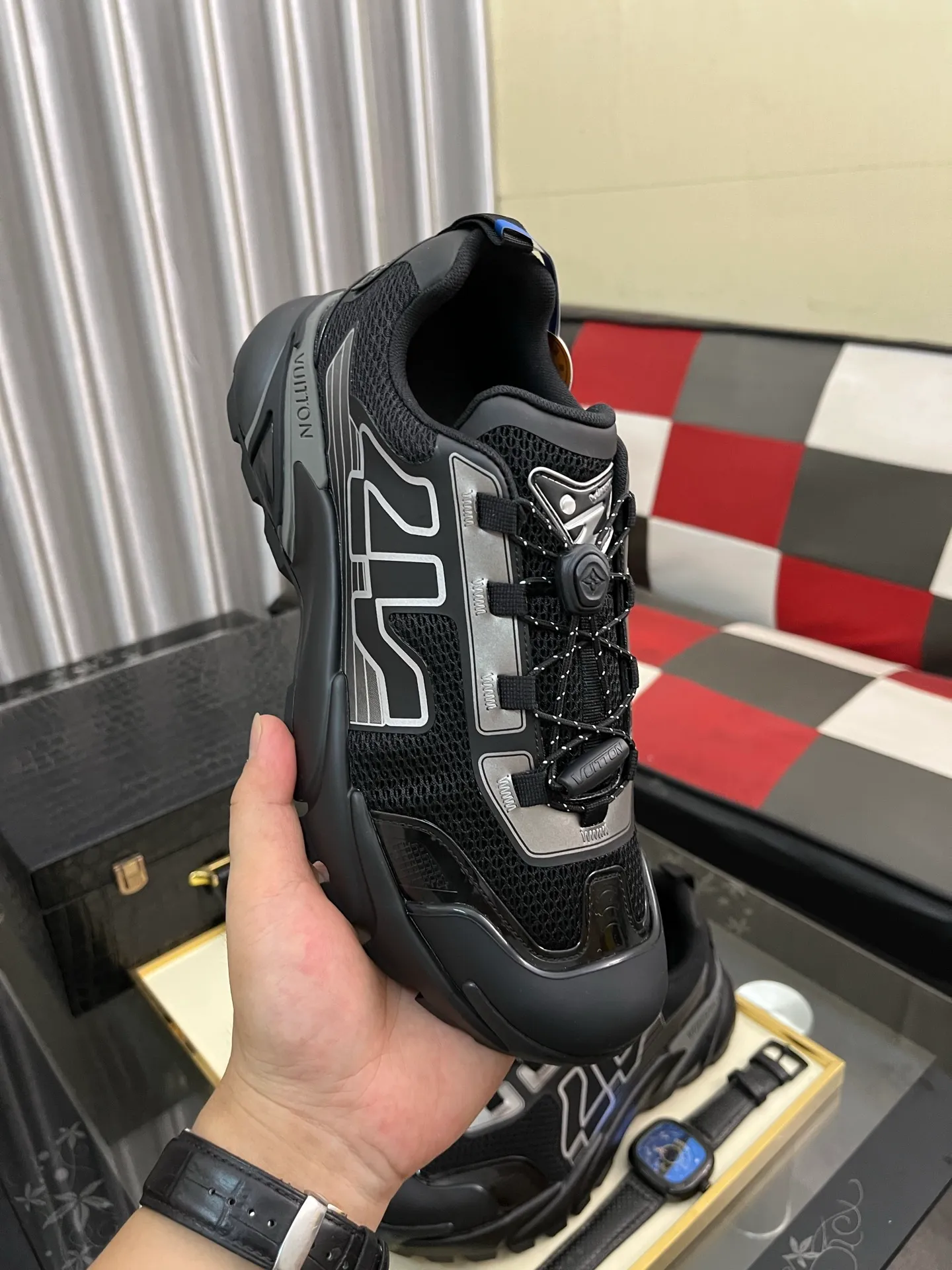 Men's shoes 💰780⌚️⌚️Top version [LOUIS VUITTON] Couple 🧑‍🤝‍🧑 Craftsman style Counter series (original order) New style 🍀LV Louis Vuitton - Top version LV classic high-top trendy shoes! Made of imported original craft calfskin, original breathable lining, and original wear-resistant, lightweight, high-end TPU outsole! High quality products! Code number: 36-457️⃣Colors available